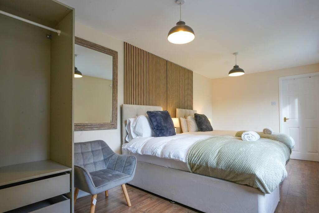 Orchard - Sleeps 10 - Close To Town Centre - Free Parking, Pool Table, Fast Wi-fi And Smart Tv With Netflix By Yoko